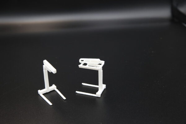 3D-geprinte paletladers met brede of smalle kop op schaal 1:50